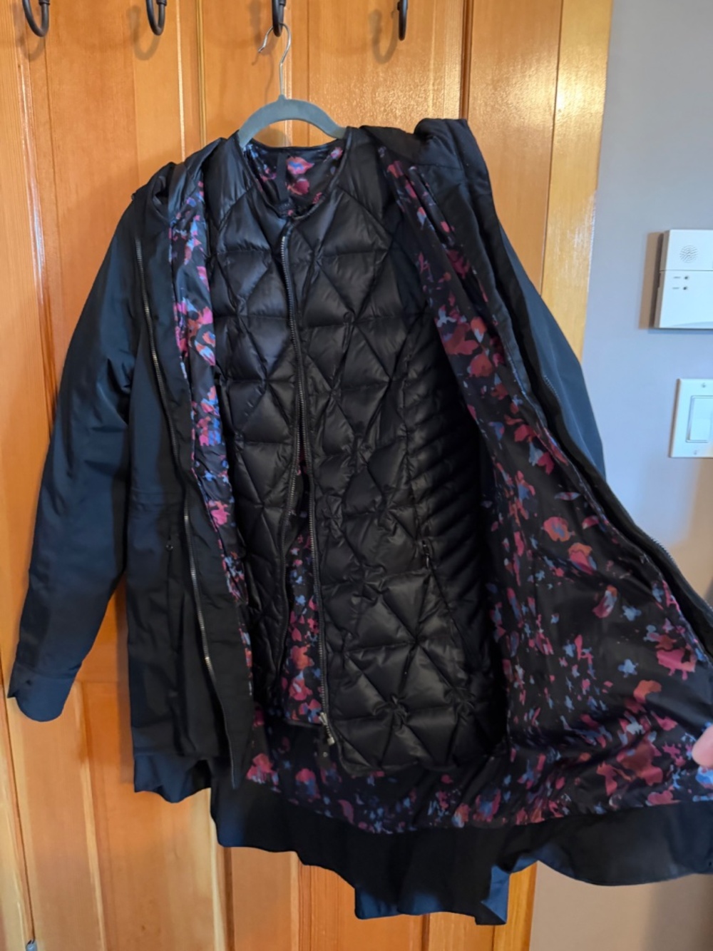 Lululemon Coat with Removable Insulated Liner - Picture 15 of 16
